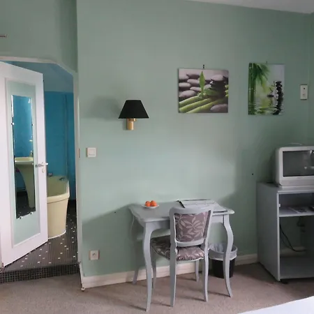 Logis De La Marine Hotel 2*