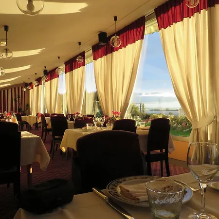 Hotel Logis De La Marine 2*